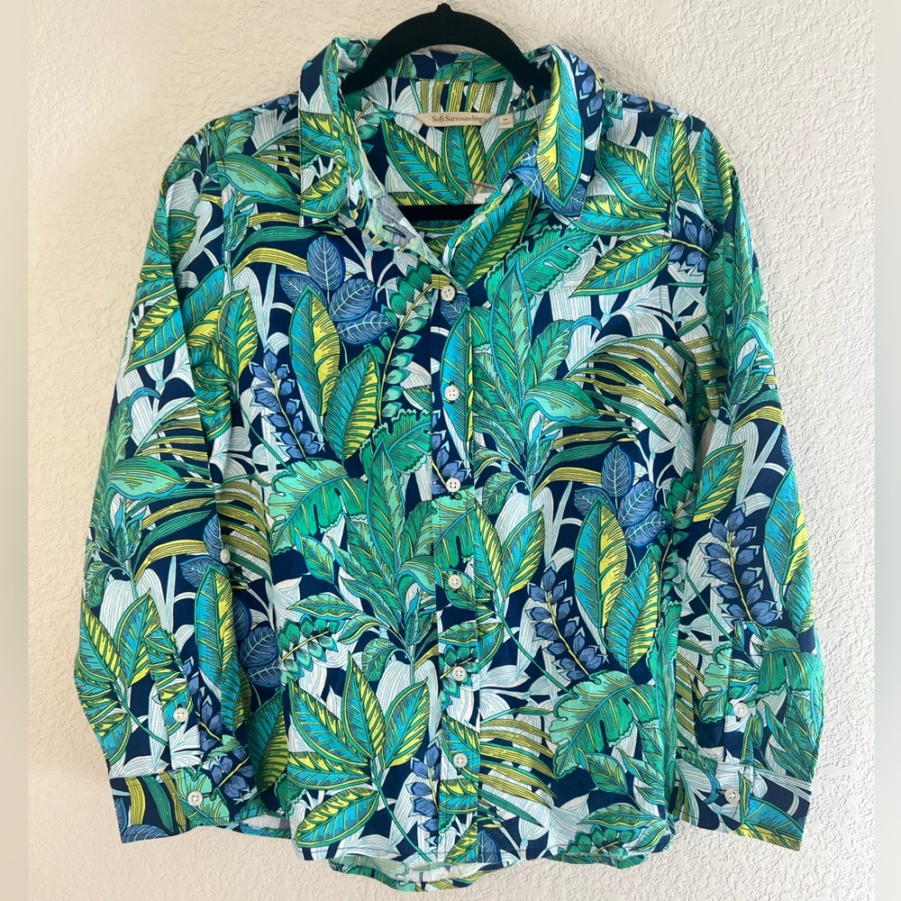 Soft Surroundings Green Tropical Print Jungle Leaf Linen Blend Button-Down Shirt